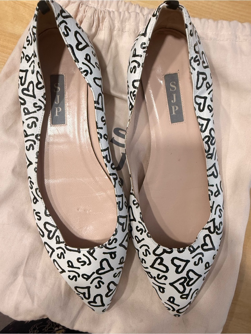 SJP white and Black Heart Print Pointed Toe Flats